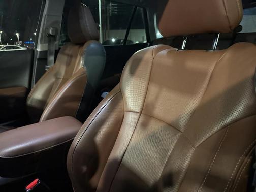 2022 Subaru Outback Touring XT