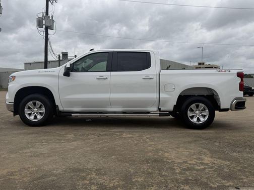 Summit White 2026 Chevrolet Silverado 1500 LT