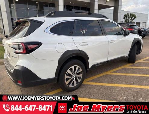 Crystal White Pearl 2025 Subaru Outback Premium