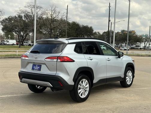 2025 Toyota Corolla Cross LE