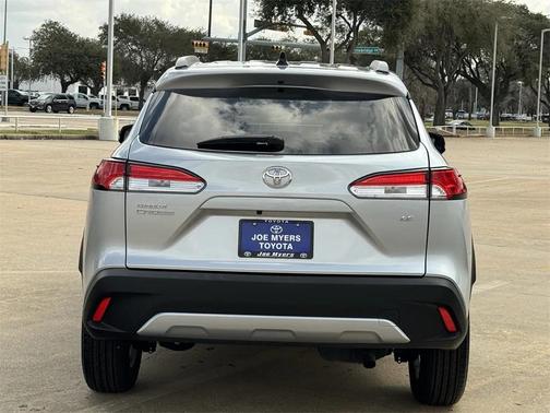 2025 Toyota Corolla Cross LE