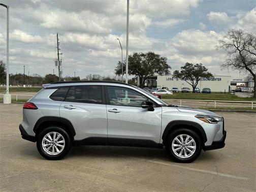 2025 Toyota Corolla Cross LE