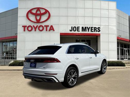 2021 Audi Q8 55 Premium Plus