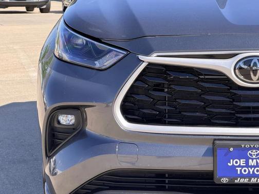 2025 Toyota Highlander LE