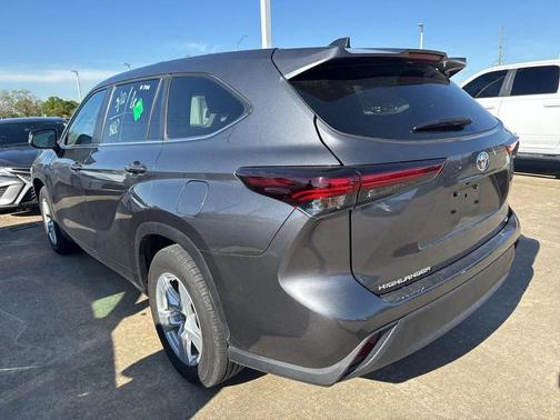 2025 Toyota Highlander LE