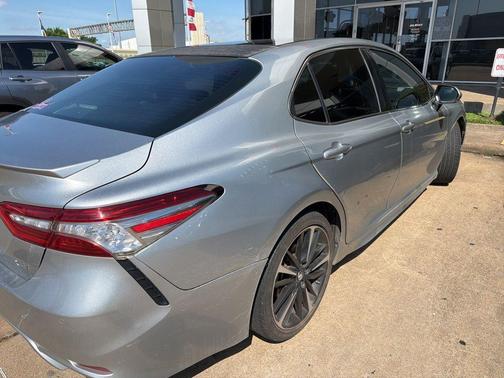 Celestial Silver Metallic 2018 Toyota Camry XSE