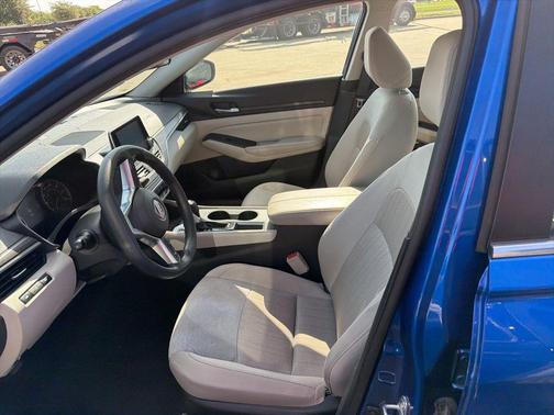 Bluestone Pearl 2025 Nissan Altima 2.5 SV