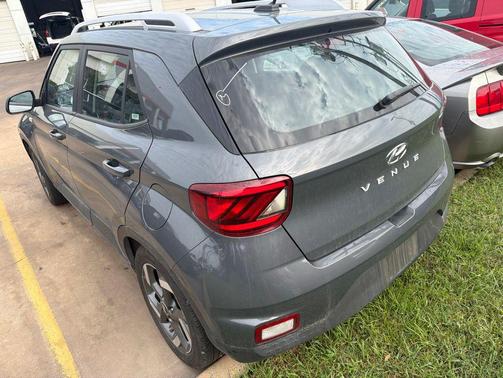 Ecotronic Gray 2025 Hyundai VENUE SEL