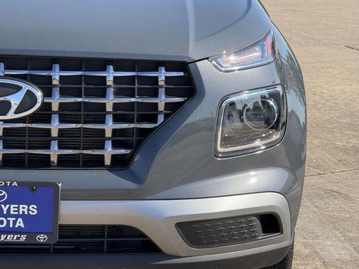 Ecotronic Gray 2025 Hyundai VENUE SEL