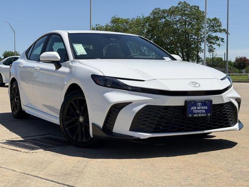 Ice Cap 2026 Toyota Camry SE