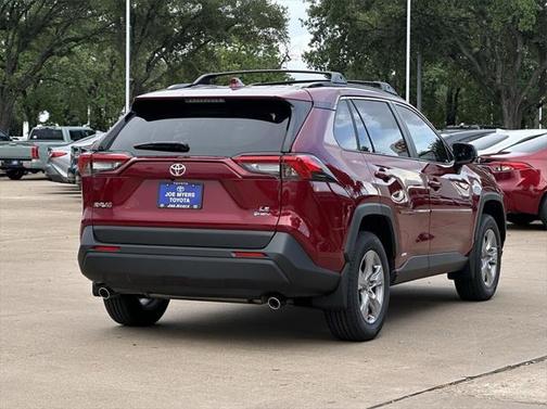 2025 Toyota RAV4 Hybrid LE