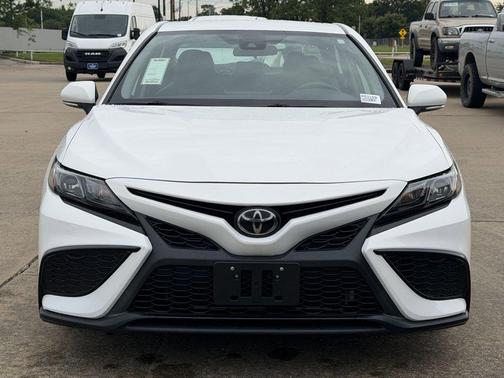 Ice Cap 2024 Toyota Camry SE