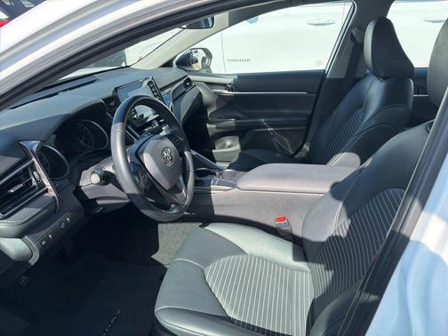 Ice Cap 2024 Toyota Camry SE