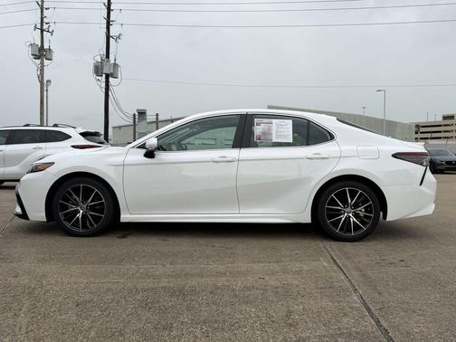 Ice Cap 2024 Toyota Camry SE