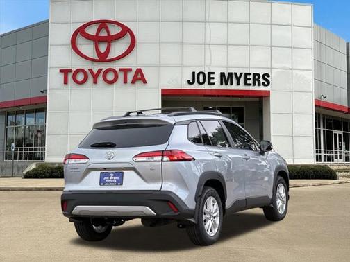 2025 Toyota Corolla Cross LE