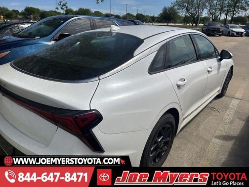 Snow White Pearl 2025 Kia K5 LXS