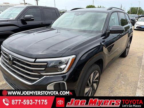 Deep Black Pearl 2024 Volkswagen Atlas 2.0T SE w/Technology