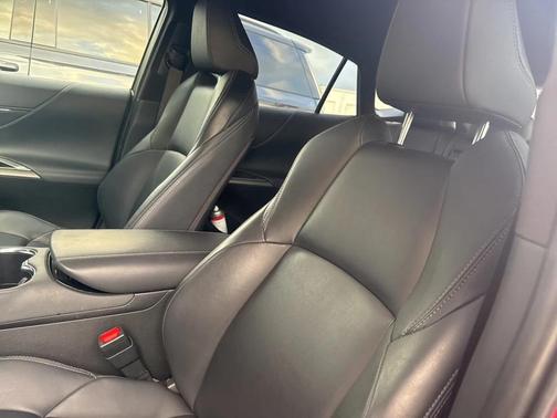 2022 Toyota Venza XLE