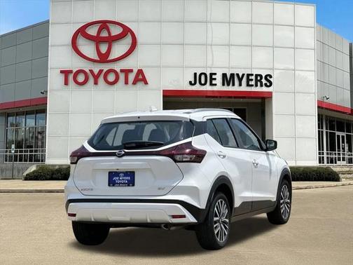 2024 Nissan Kicks SV