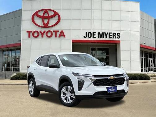 2025 Chevrolet Trax LS
