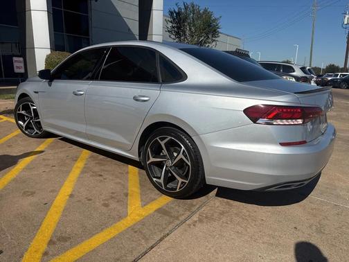 2020 Volkswagen Passat 2.0T R-Line
