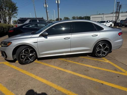 2020 Volkswagen Passat 2.0T R-Line