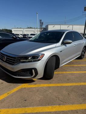 2020 Volkswagen Passat 2.0T R-Line