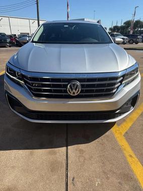 2020 Volkswagen Passat 2.0T R-Line