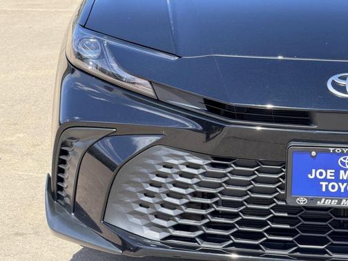 Black 2025 Toyota Camry SE
