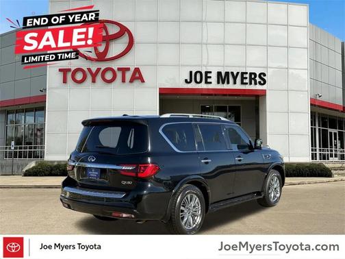 2022 INFINITI QX80 Luxe