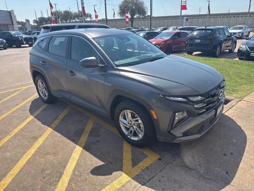 2025 Hyundai TUCSON SE