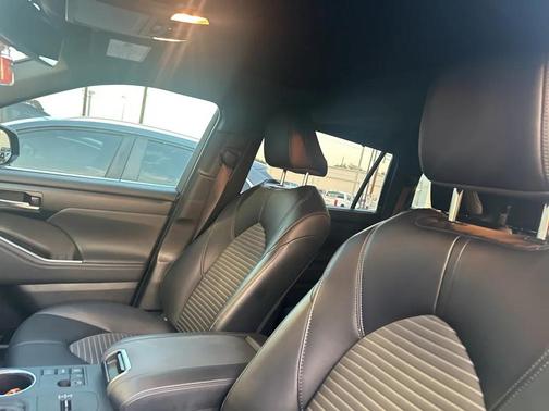 2024 Toyota Highlander XSE