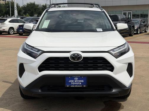 Ice 2025 Toyota RAV4 XLE