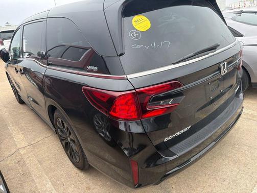 Crystal Black Pearl 2025 Honda Odyssey Sport-L
