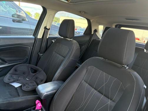 Smoke 2018 Ford EcoSport SE