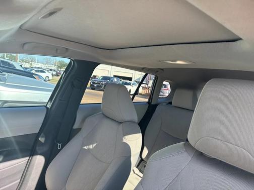 2025 Toyota Corolla Cross LE