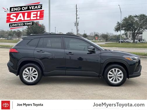 2025 Toyota Corolla Cross LE