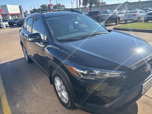 2025 Toyota Corolla Cross LE