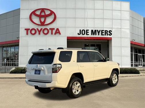2024 Toyota 4Runner SR5