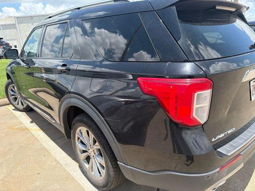 Black Metallic 2023 Ford Explorer Limited