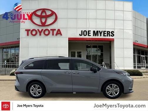 2023 Toyota Sienna XSE 7 Passenger