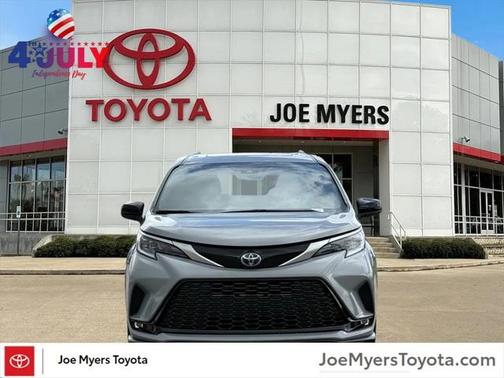 2023 Toyota Sienna XSE 7 Passenger
