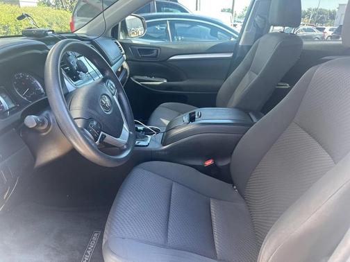 2018 Toyota Highlander LE I4