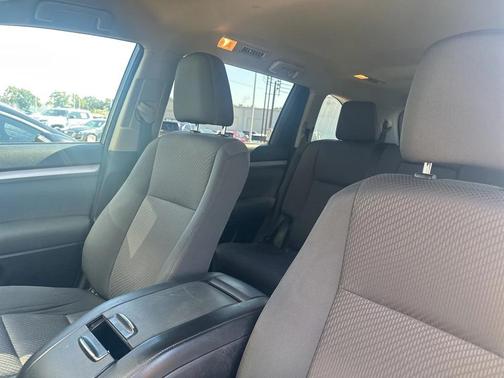 2018 Toyota Highlander LE I4