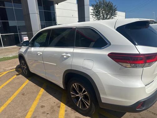 2018 Toyota Highlander LE I4