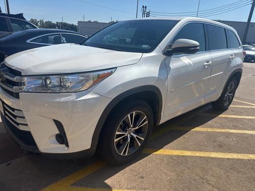 2018 Toyota Highlander LE I4