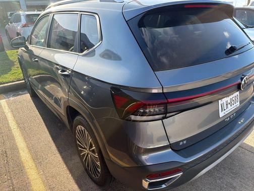 Gray 2026 Volkswagen Taos SE