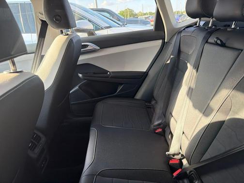 Gray 2026 Volkswagen Taos SE