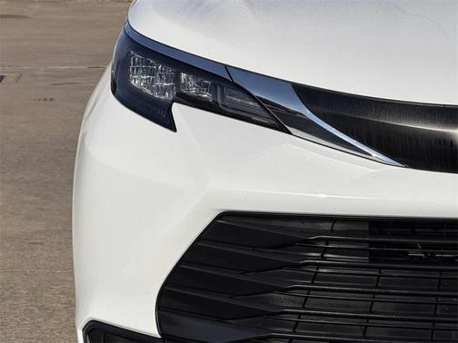 2025 Toyota Sienna LE