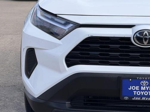 Ice 2024 Toyota RAV4 XLE